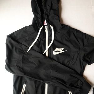 Black Nike windbreaker
